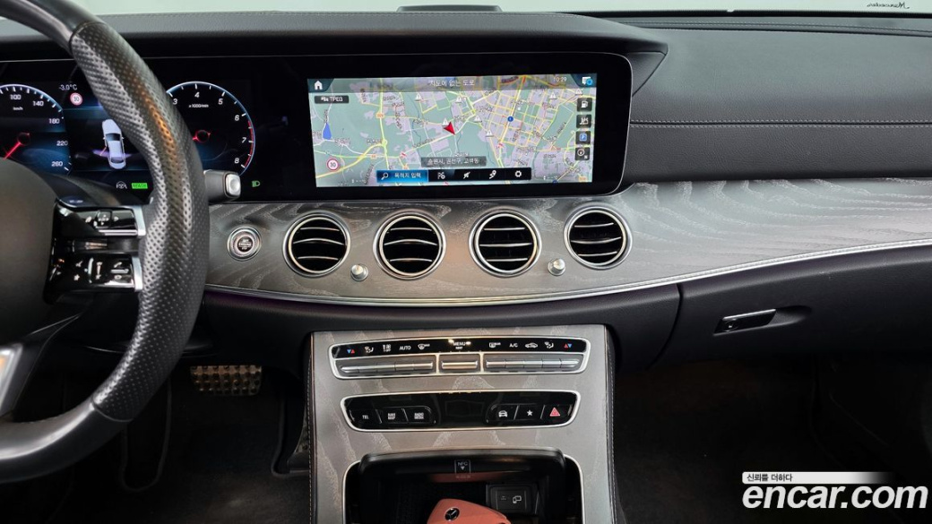 Mercedes-Benz E-Class E350 4MATIC AMG Line, 2023