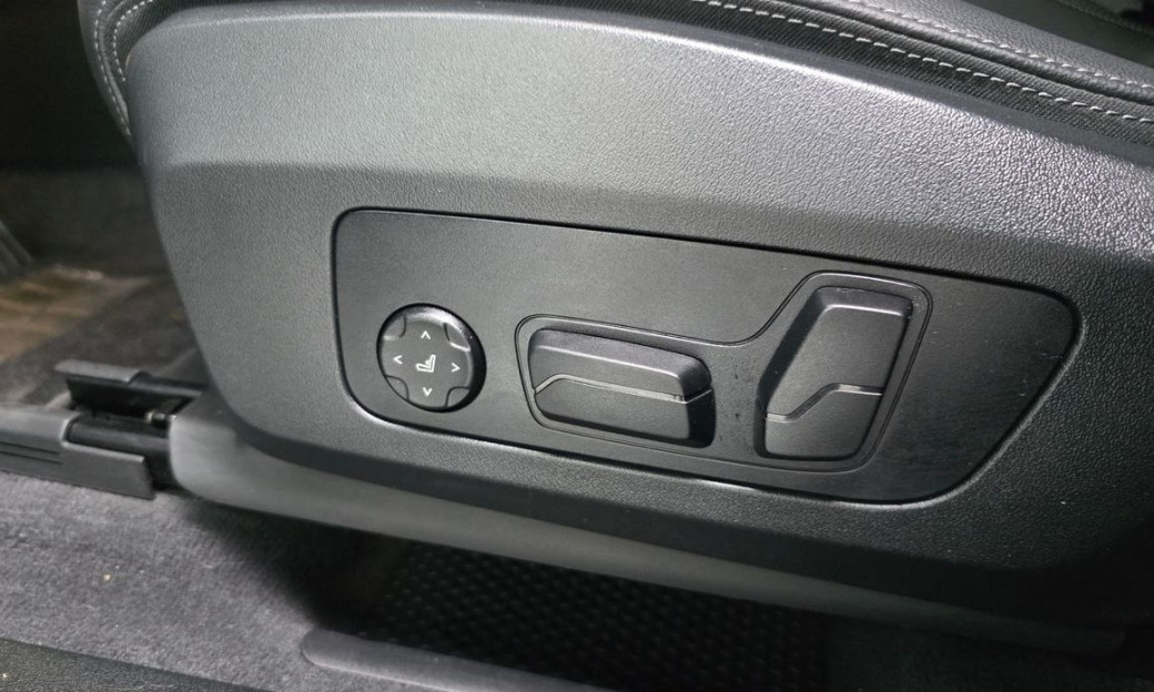 BMW 2-Series 218d Luxury, 2022