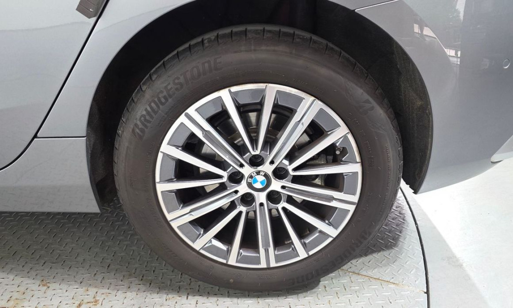 BMW 2-Series 218d Luxury, 2022