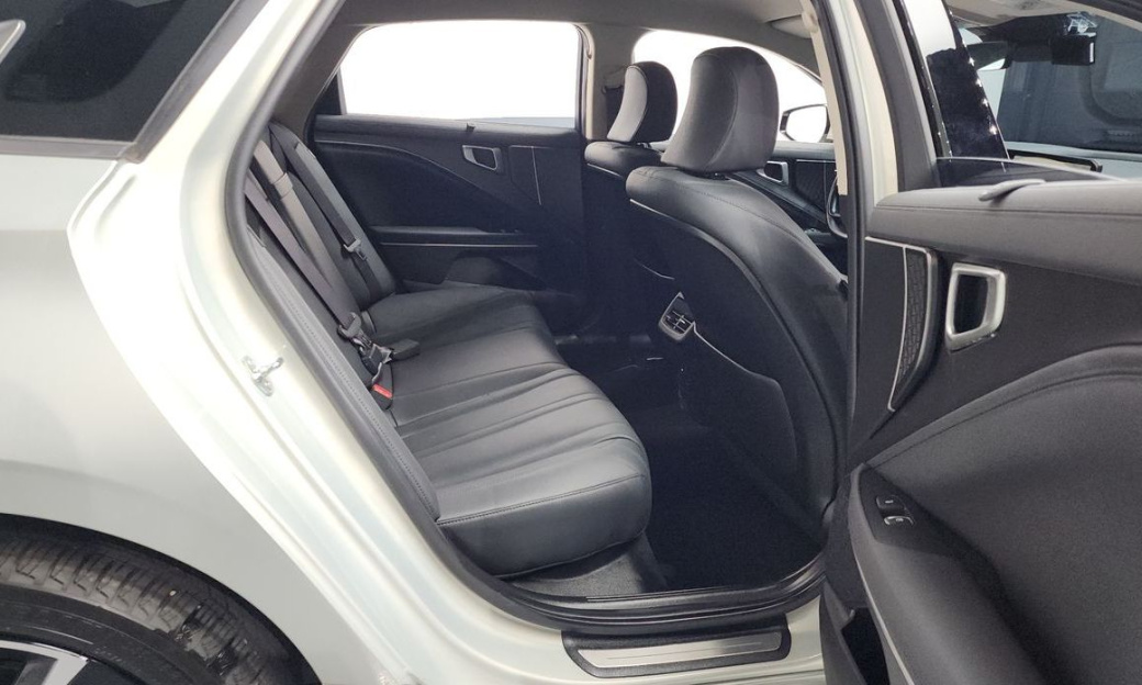 Kia K8 2.5 Gasoline 2WD, 2025