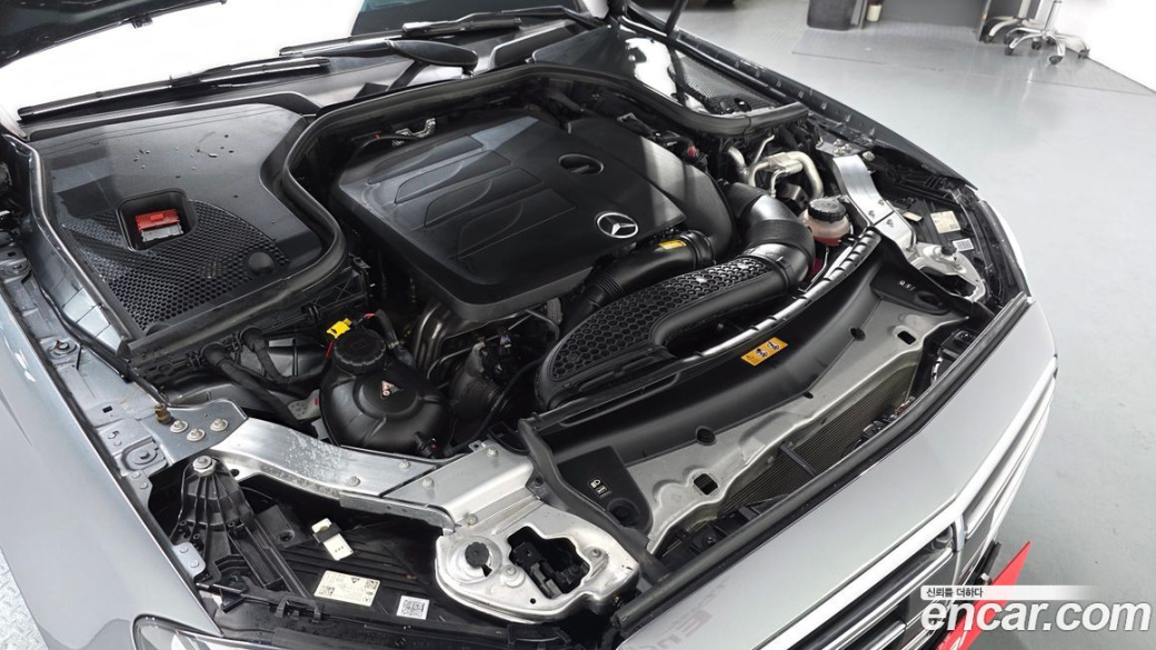 Mercedes-Benz E-Class E350 4MATIC Exclusive, 2023
