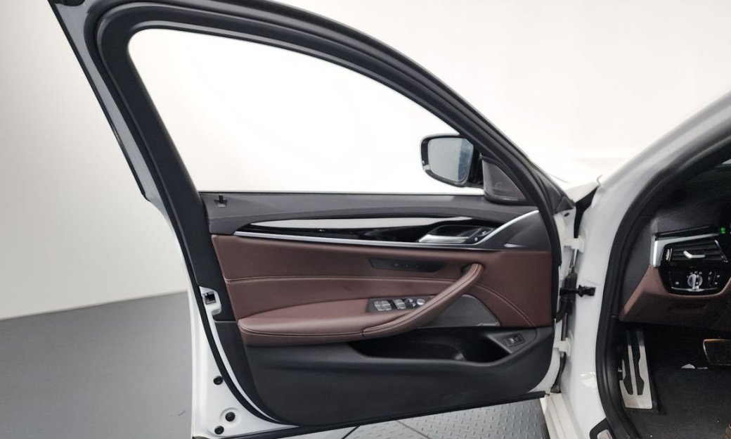 BMW 5-Series 530i M Sport Package, 2022
