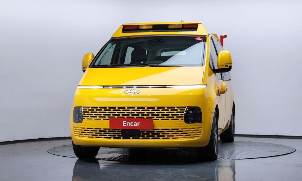 Hyundai Staria 2WD Kinder Safety Car, 2023