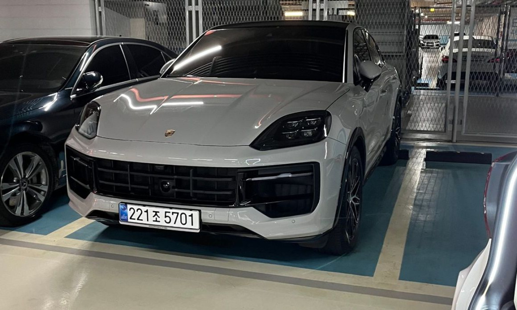 Porsche Cayenne 4.0 GTS Coupe, 2025