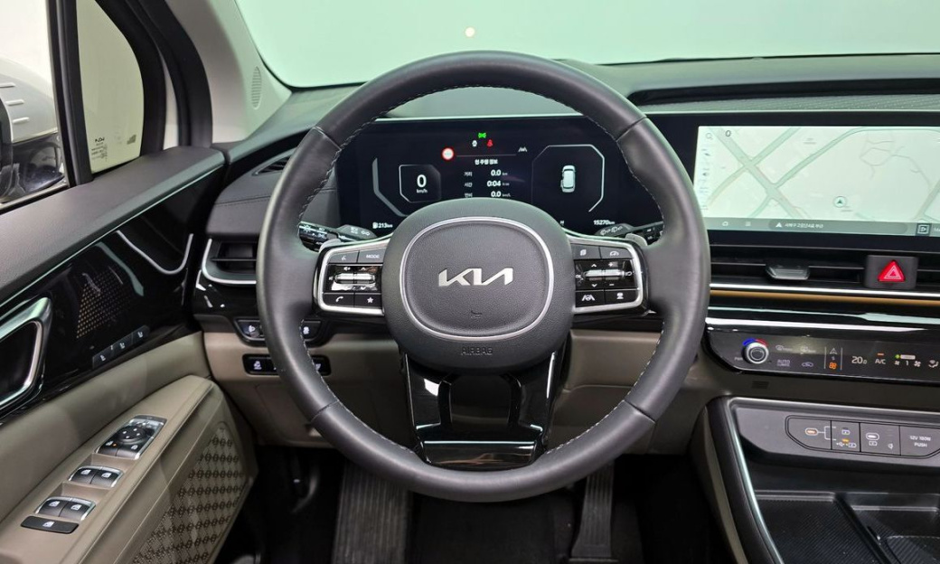 Kia Carnival 7-Seater Signature, 2024