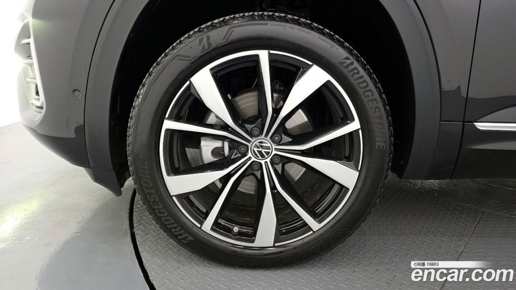 Volkswagen Atlas 2.0 TSI R-LINE 6-Seater, 2025