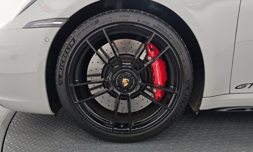 Porsche 911 Carrera 4 GTS Cabriolet, 2023