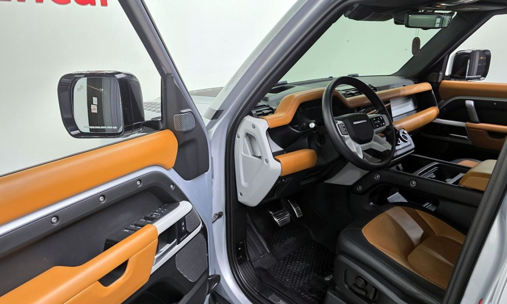 Land Rover Defender 110 P300 X-Dynamic SE, 2024