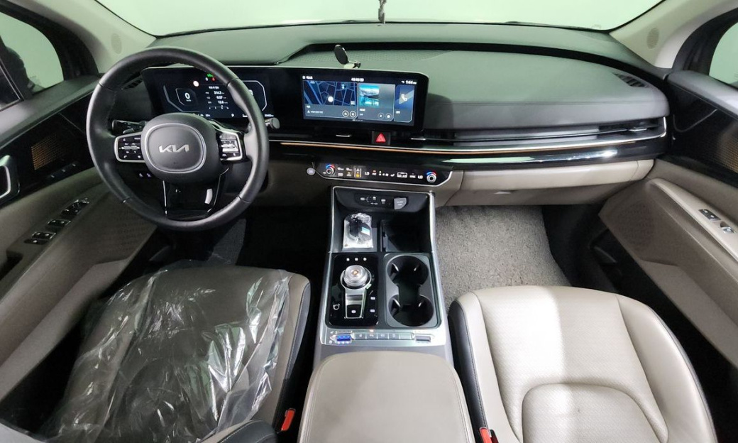 Kia Carnival 9-Seater Signature, 2025