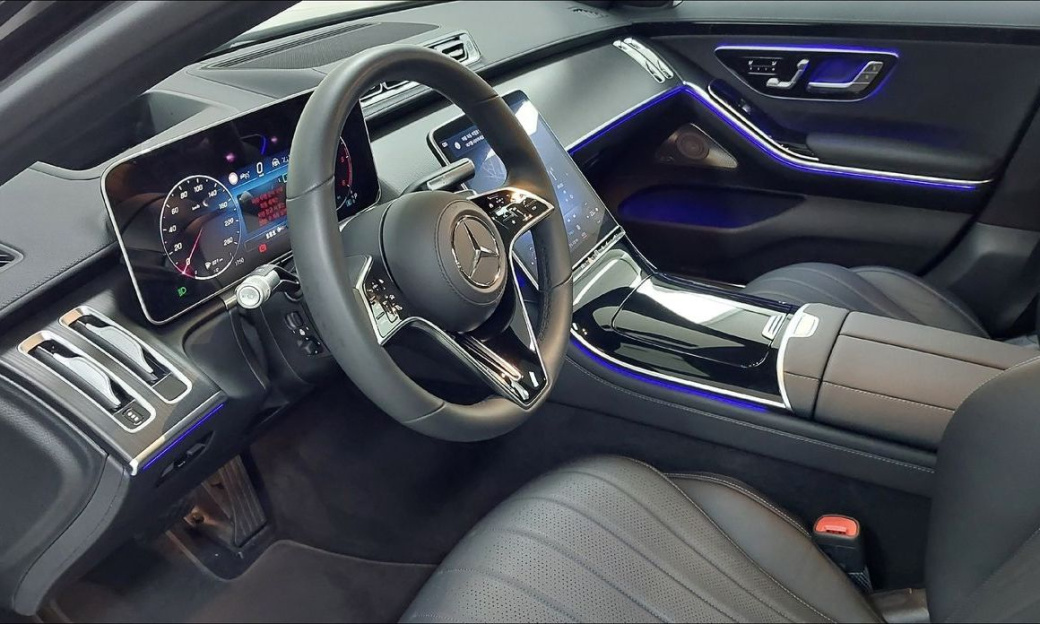 Mercedes-Benz S-Class S350 d 4MATIC, 2025
