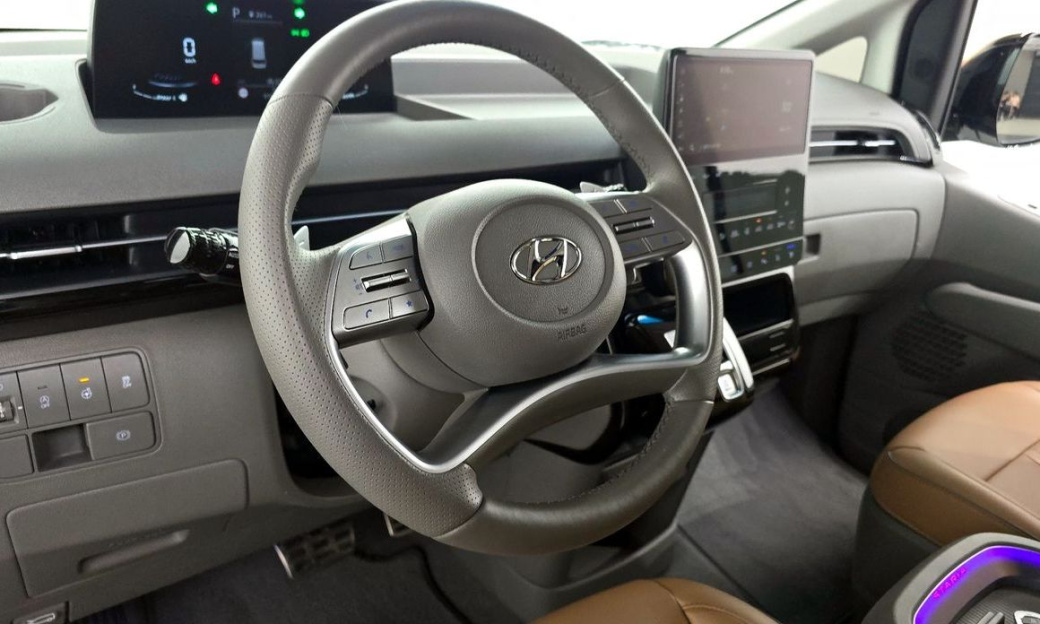 Hyundai Staria 2WD Camping Car, 2024
