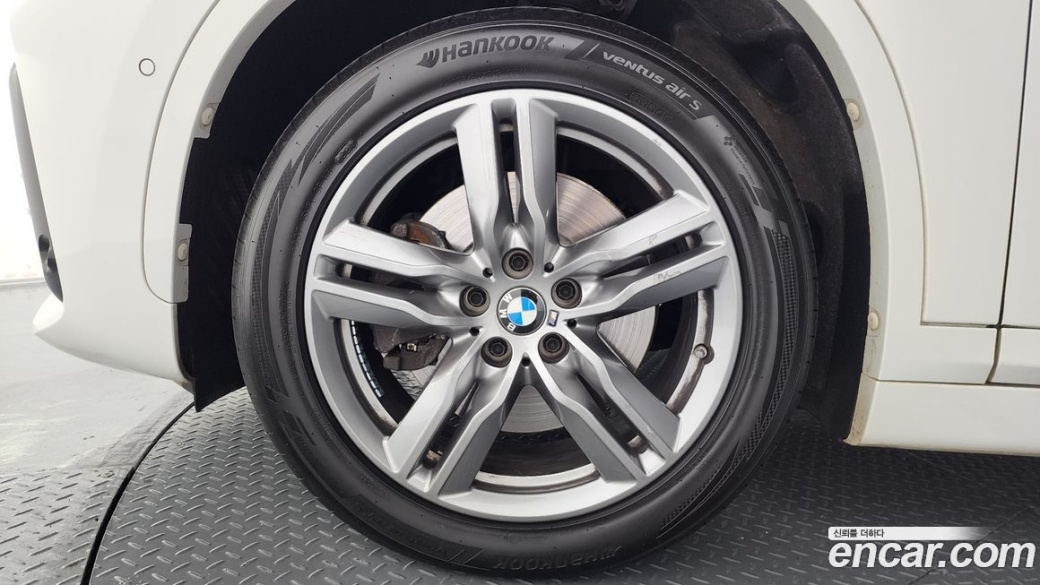 BMW X1 xDrive 20i M Sport, 2022