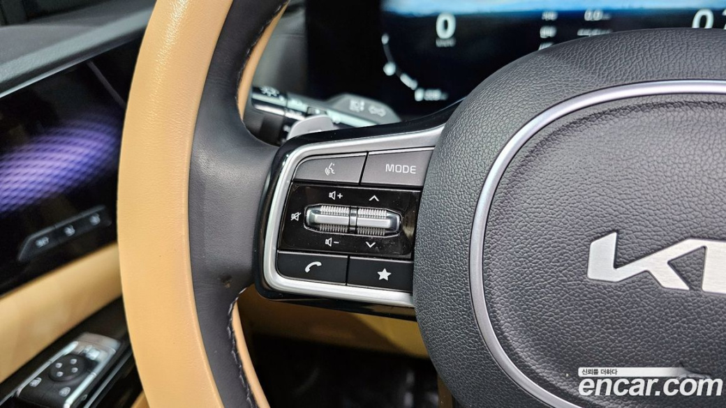 Kia Carnival 7-Seater Signature, 2023