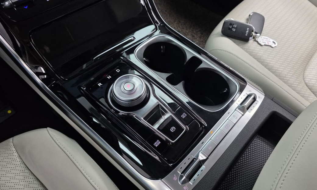 Kia Carnival 7-Seater Signature, 2022