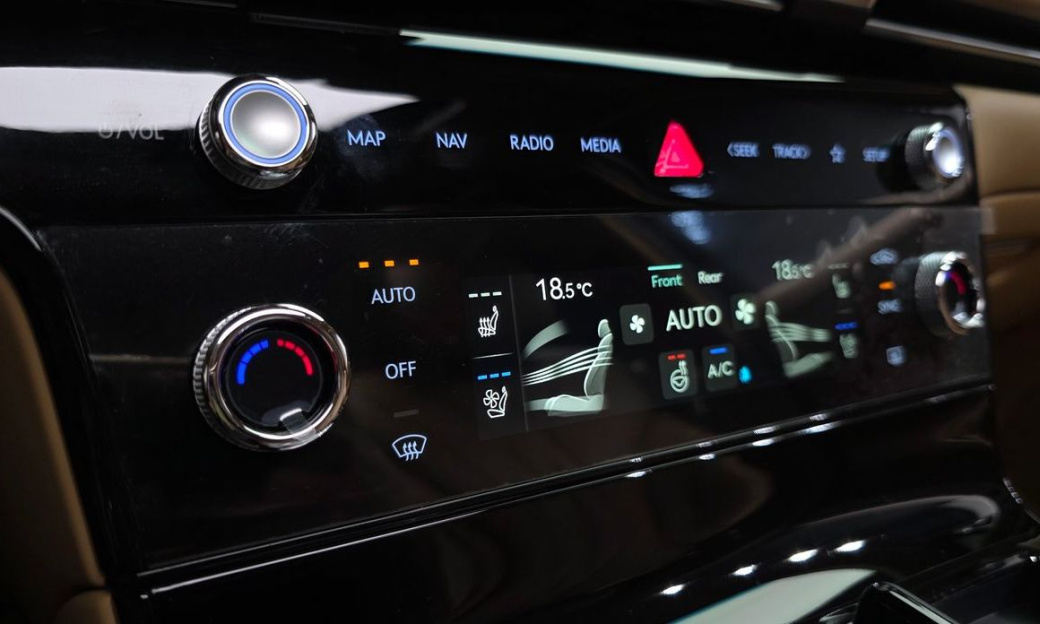 Genesis G80 Gasoline 2.5 Turbo AWD, 2025