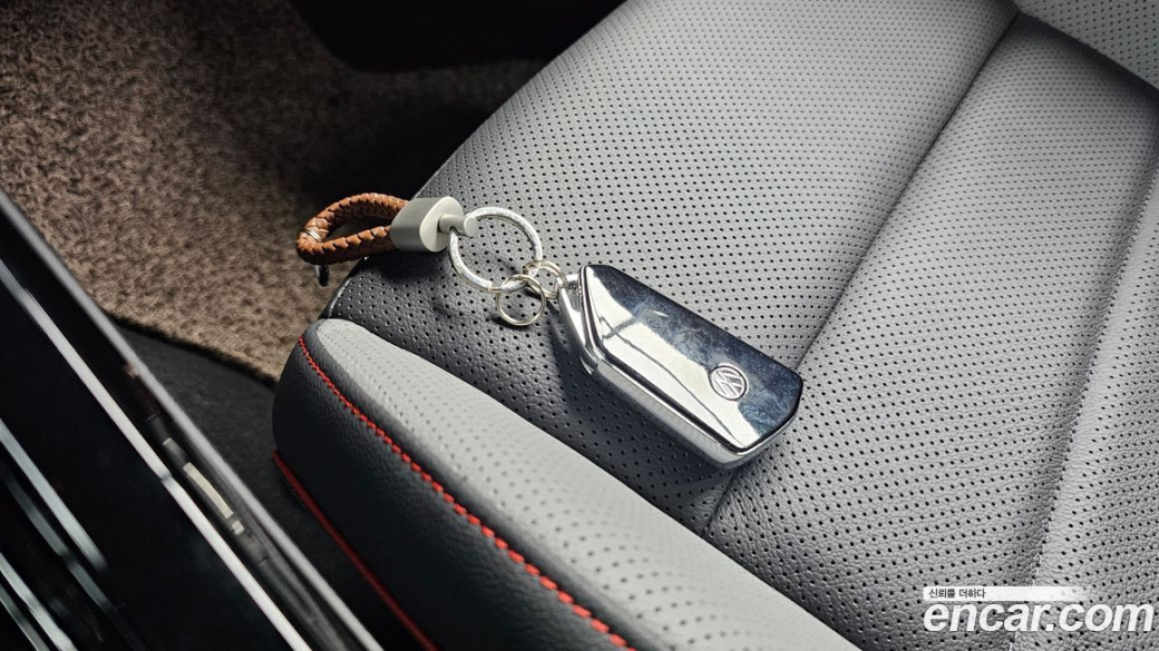Volkswagen Golf 2.0 GTI, 2024