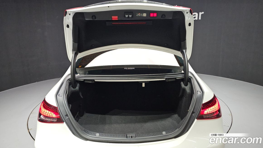 Mercedes-Benz E-Class E220d 4MATIC AMG Line, 2023