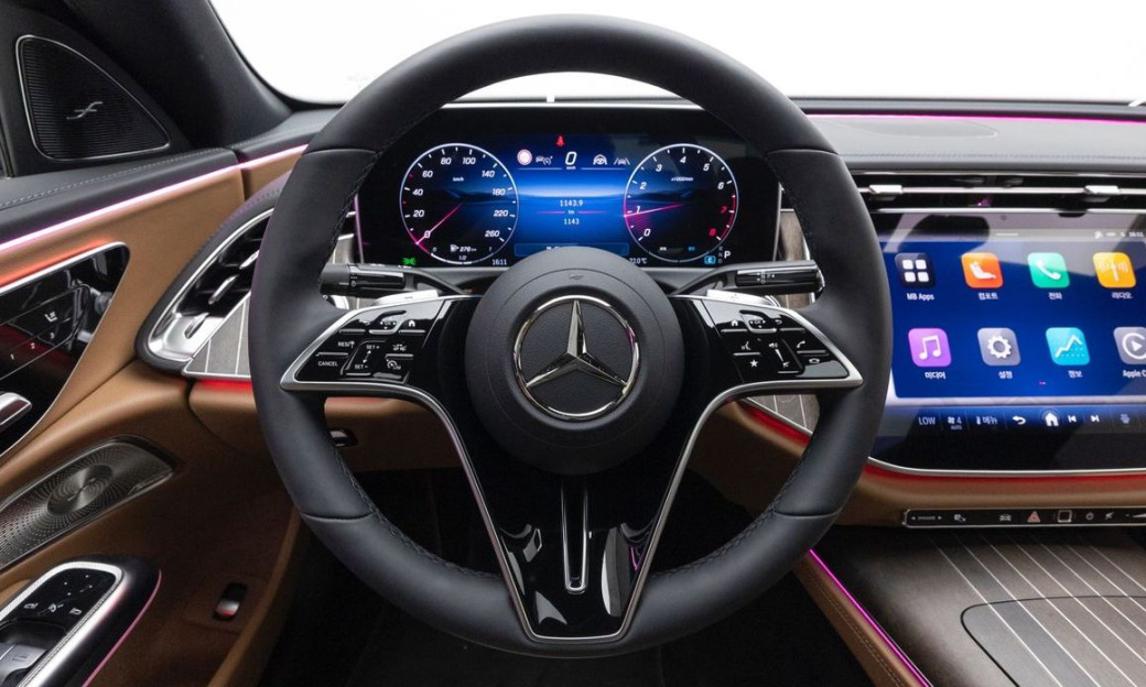 Mercedes-Benz E-Class E300 4MATIC Exclusive, 2026