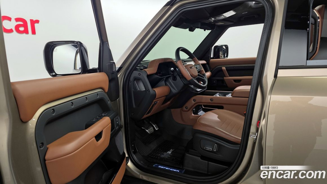 Land Rover Defender 110 P635 Octa, 2025