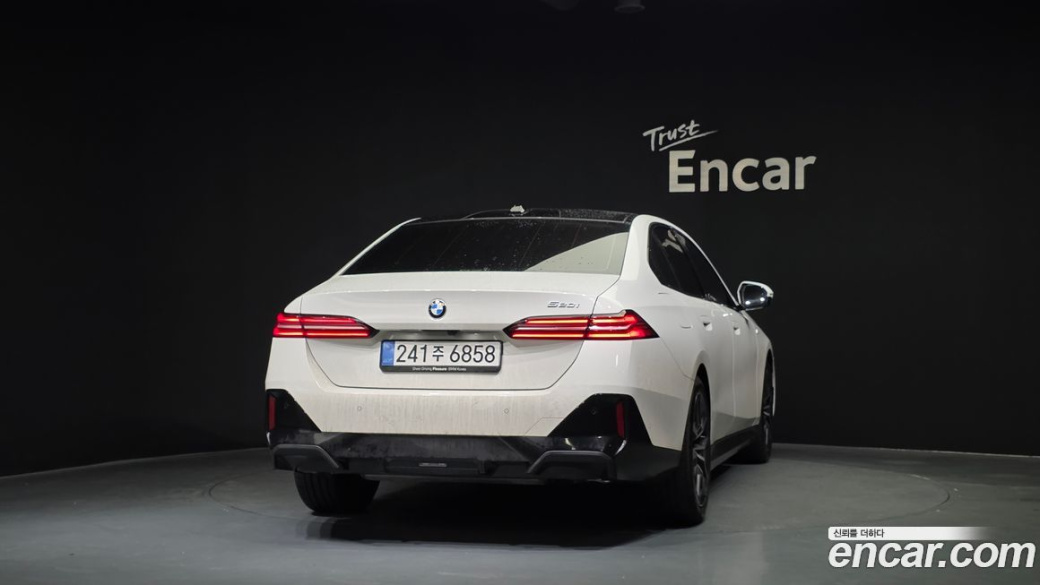 BMW 5-Series 520i M Sport, 2025