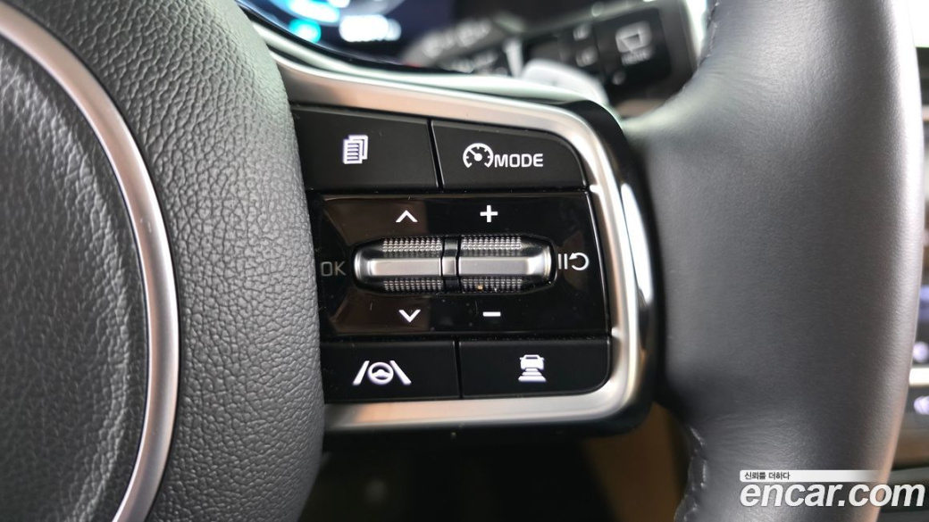 Kia Carnival 9-Seater Signature, 2023