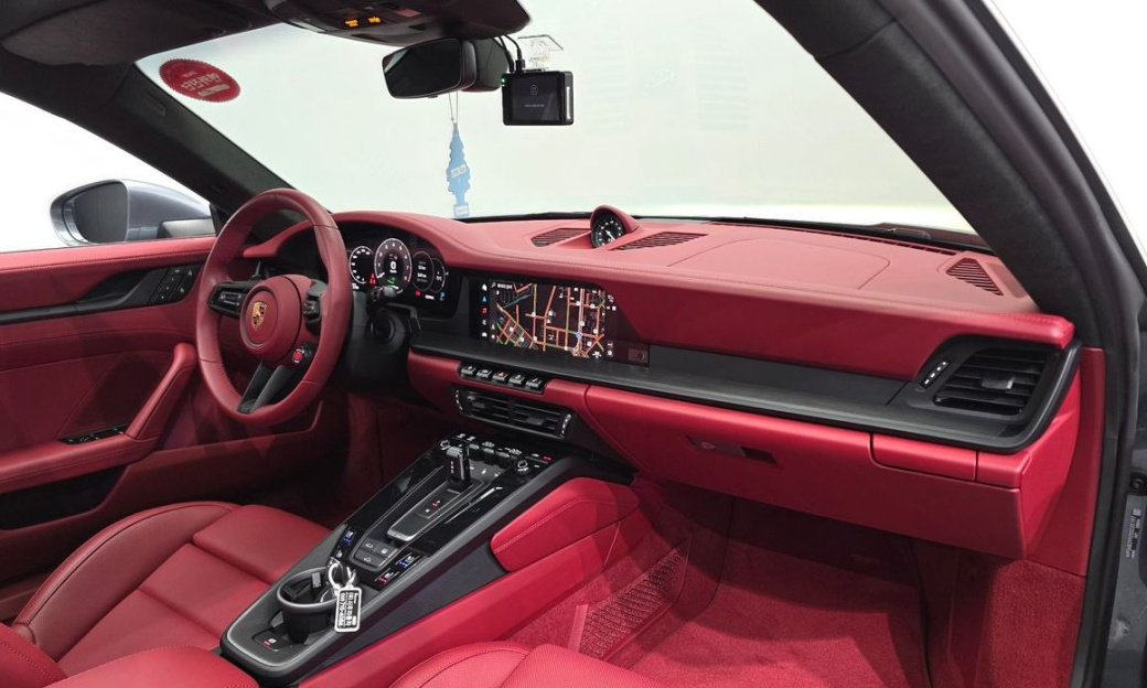 Porsche 911 Carrera GTS, 2025