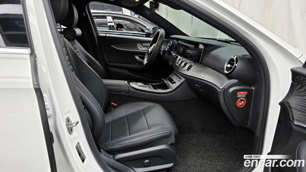 Mercedes-Benz E-Class E350 4MATIC Exclusive, 2023