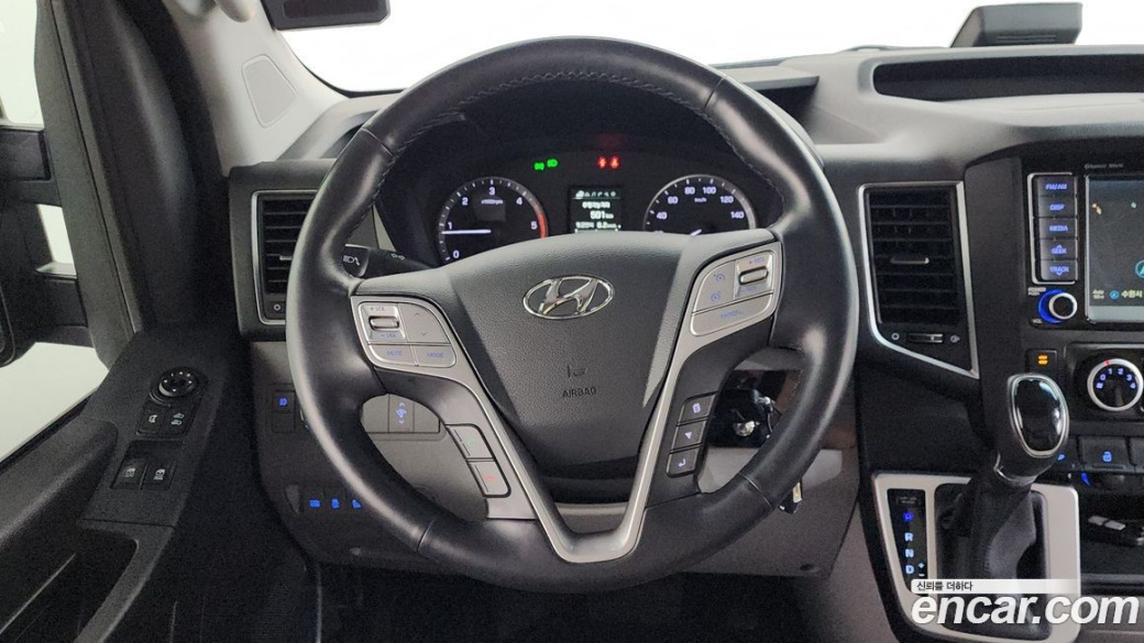 Hyundai Solati 15-seater, 2022