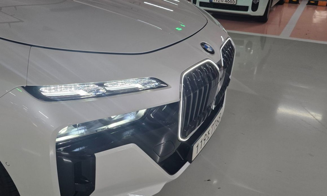 BMW 7-Series 740i xDrive M Sport, 2025