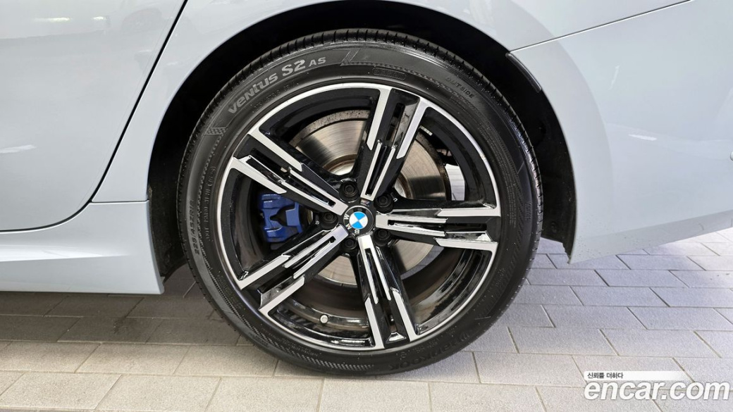 BMW 3-Series 320i M Sport, 2025