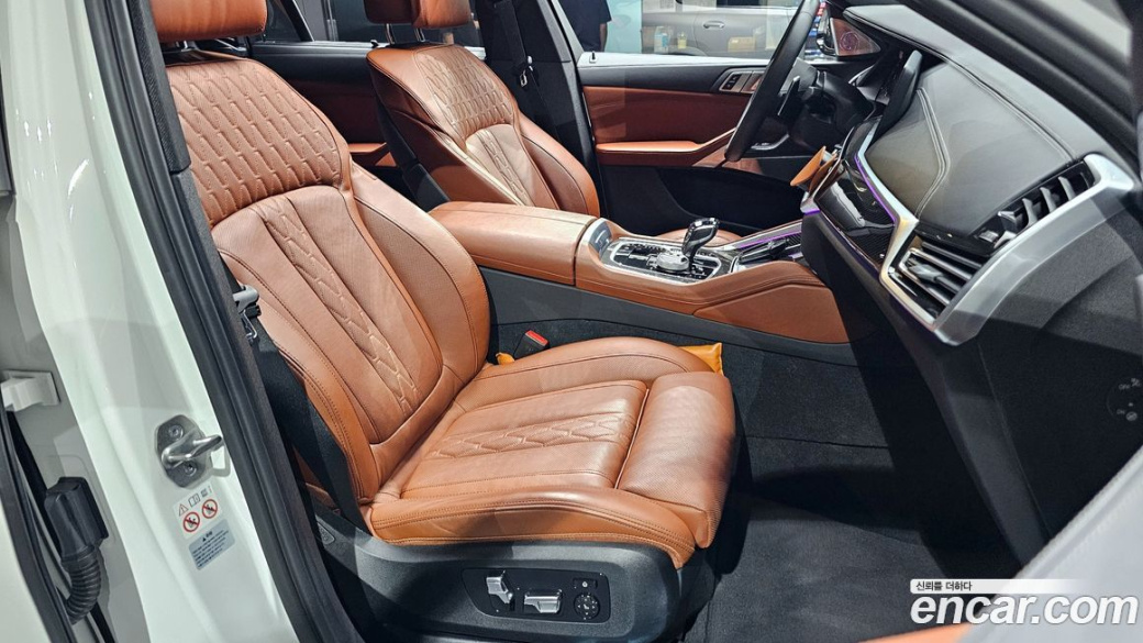 BMW X6 M50i, 2023
