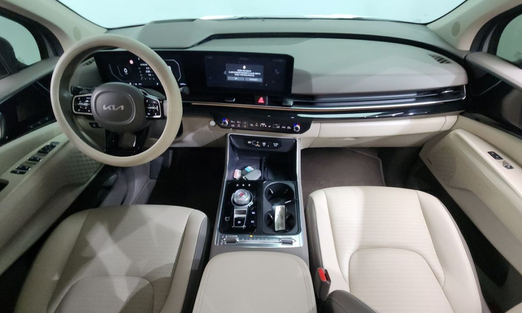 Kia Carnival 9-Seater Gravity, 2024