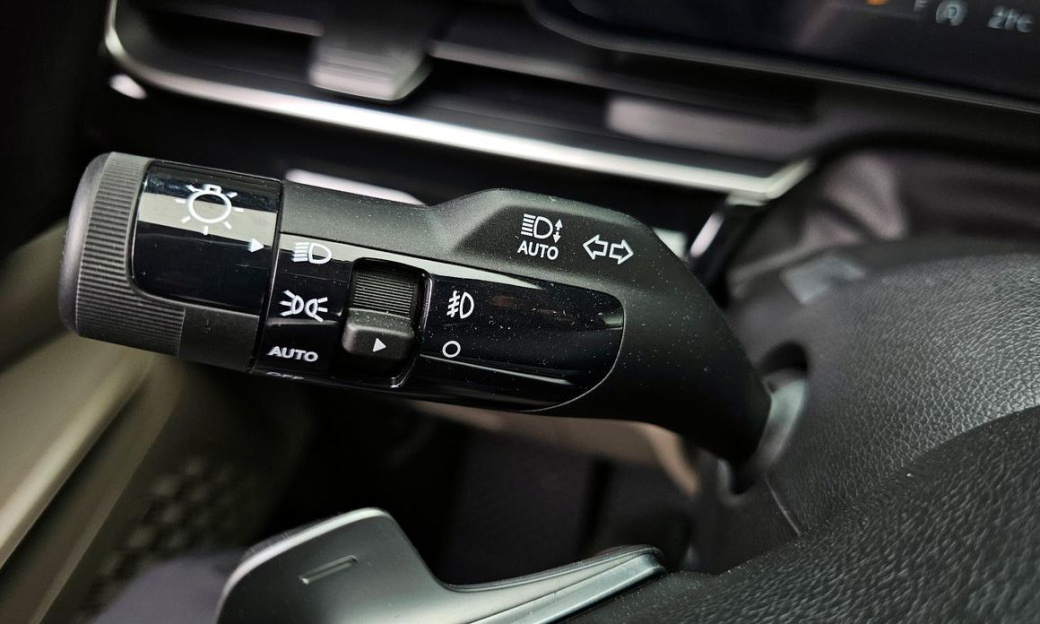 Kia Carnival 9-Seater Gravity, 2025