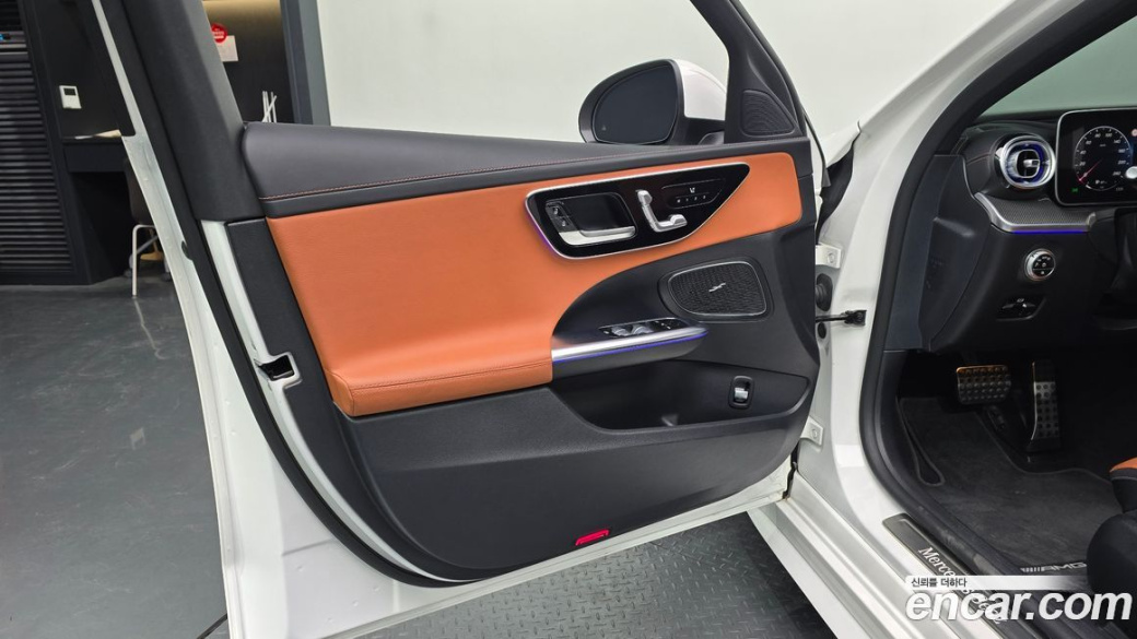 Mercedes-Benz C-Class C300 4MATIC AMG Line, 2023