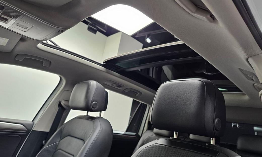Volkswagen Tiguan 2.0 TSI Prestige, 2024
