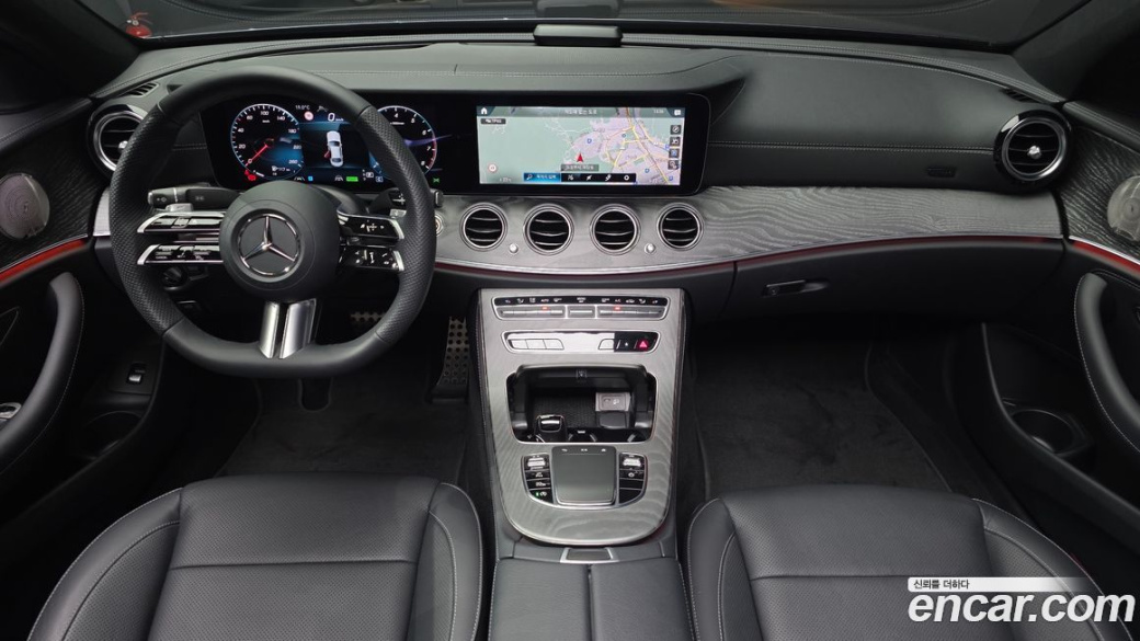 Mercedes-Benz E-Class E350 4MATIC AMG Line, 2023
