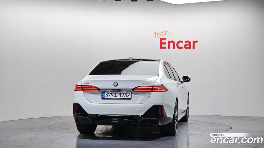BMW 5-Series 530i xDrive M Sport, 2024