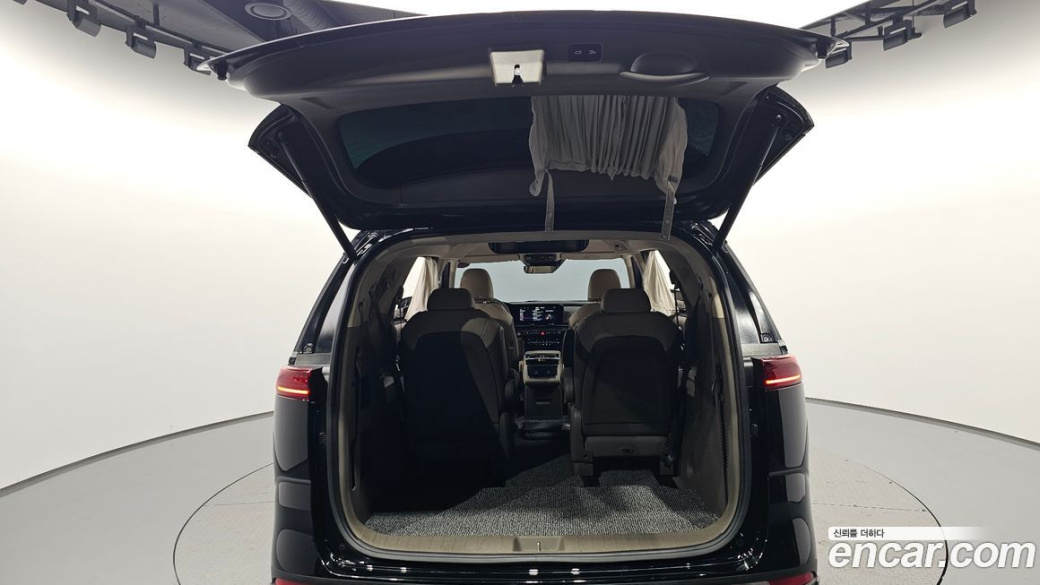 Kia Carnival 9-Seater Hi-Limousine, 2022