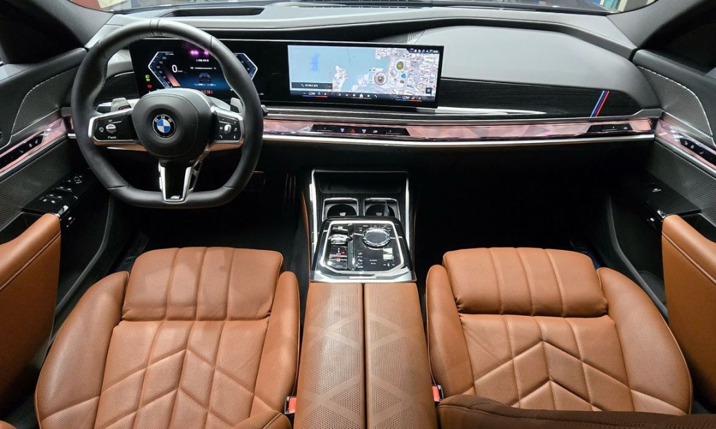 BMW 7-Series 740i xDrive M Sport, 2025