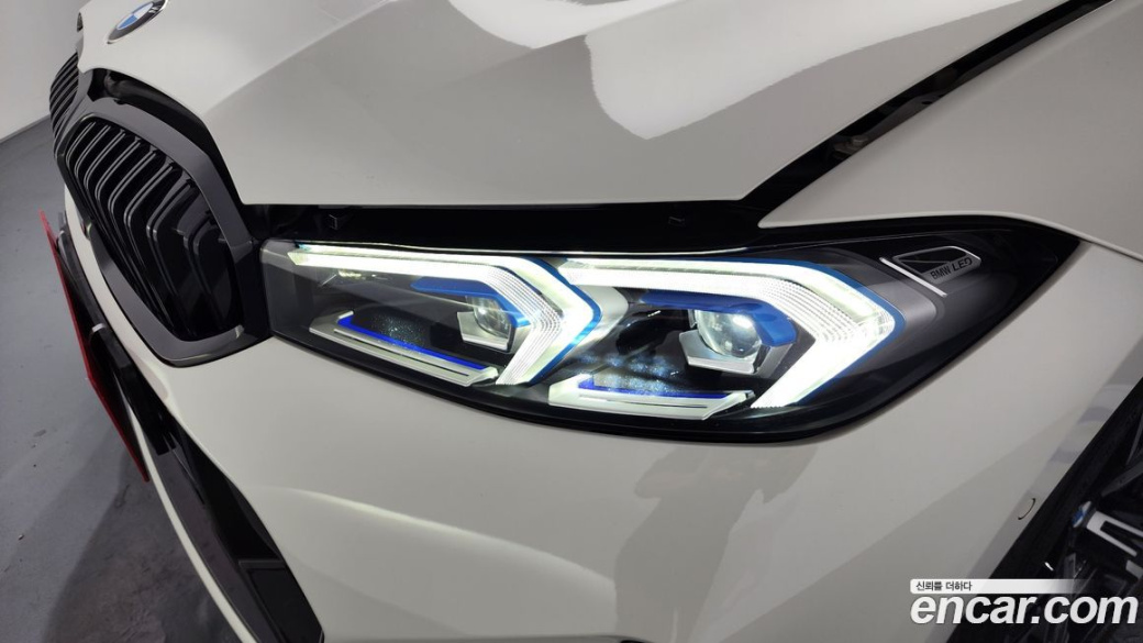 BMW 3-Series 320i M Sport, 2023