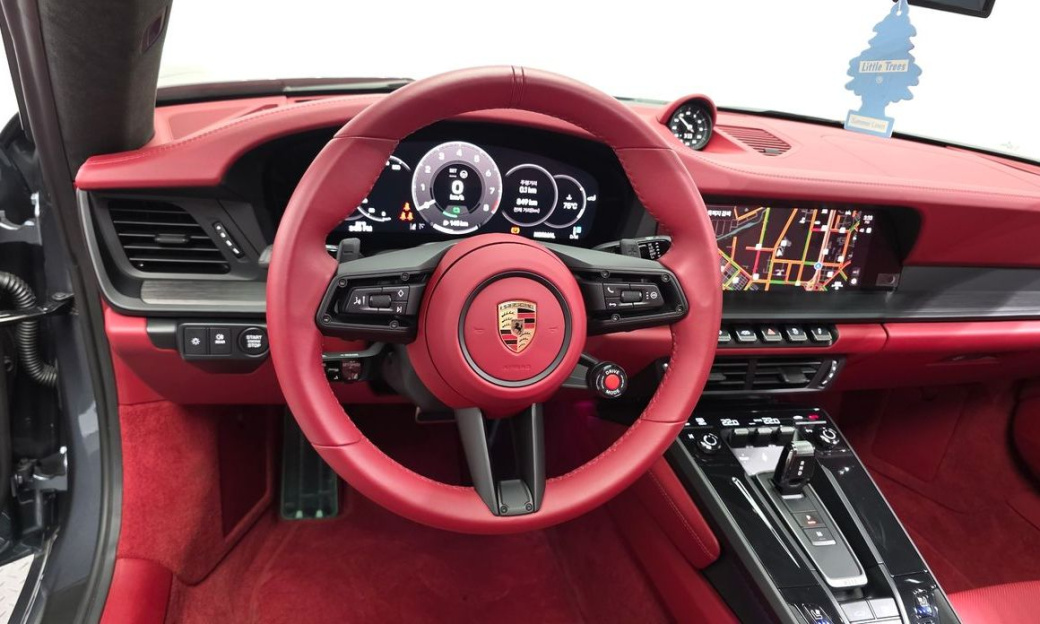 Porsche 911 Carrera GTS, 2025