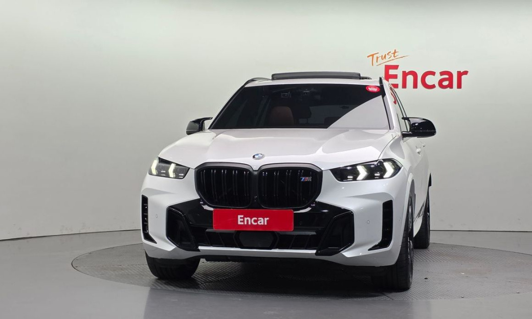 BMW X5 M60i, 2025