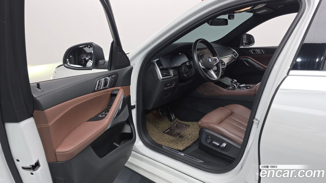 BMW X6 xDrive40i M Sport, 2022