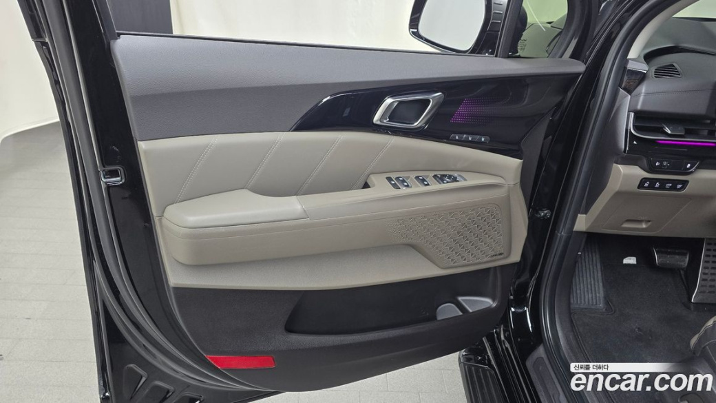 Kia Carnival 7-Seater Gravity, 2025