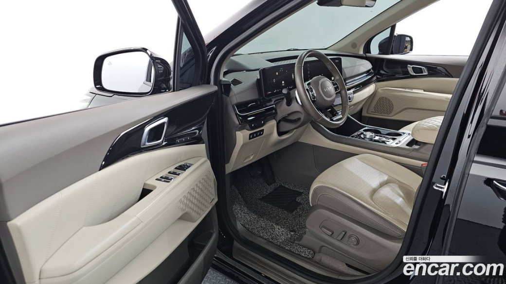 Kia Carnival 9-Seater Signature, 2024