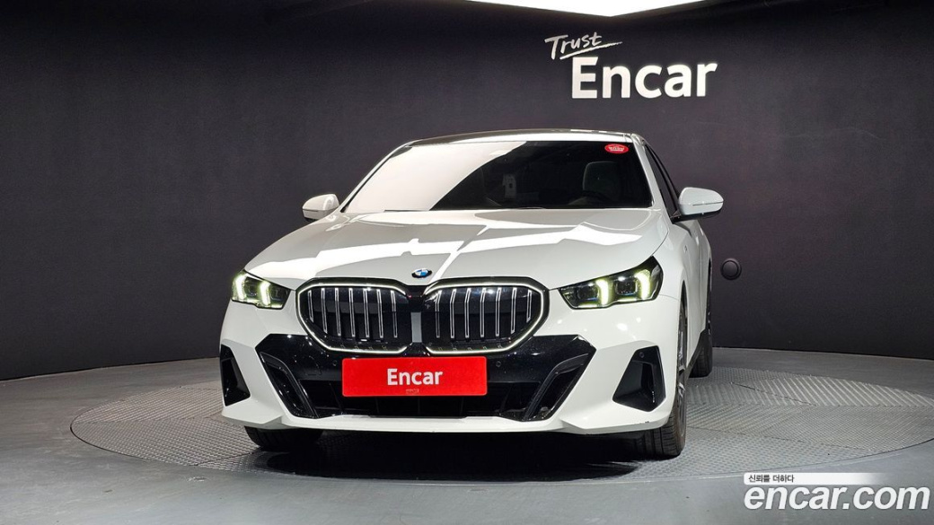 BMW 5-Series 520i M Sport, 2025