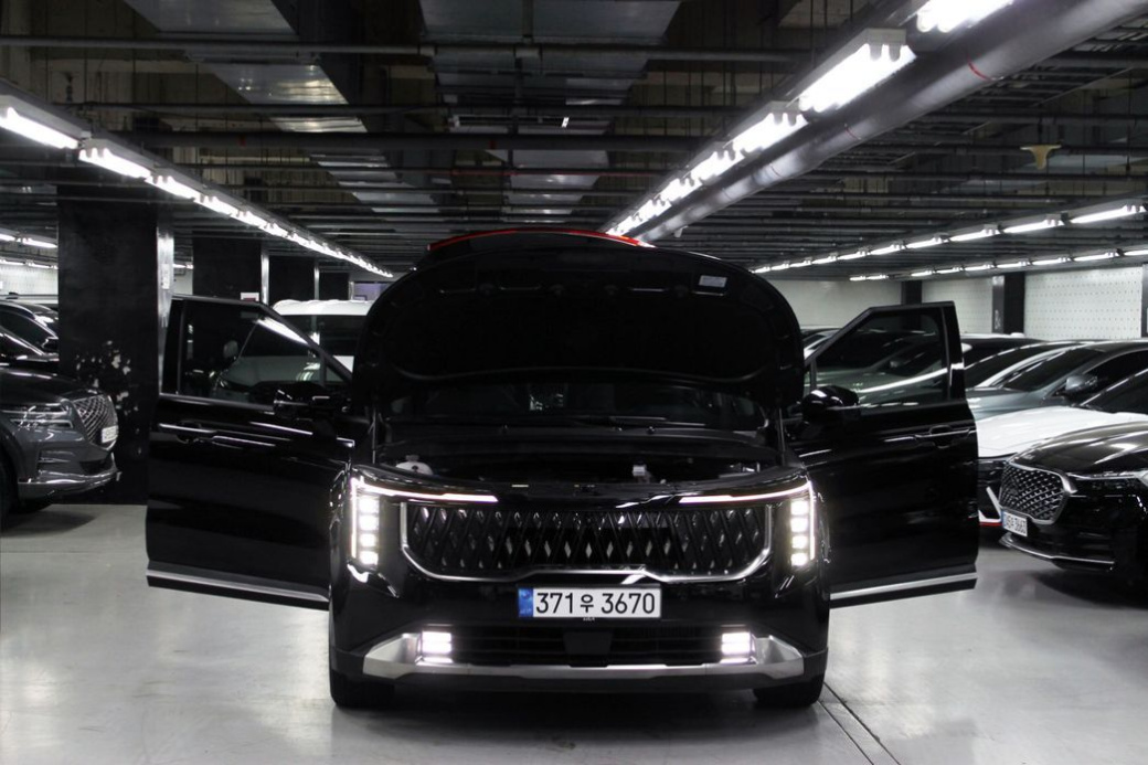 Kia Carnival 9-Seater Noblesse, 2024