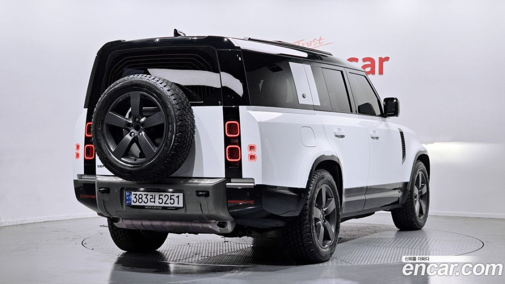 Land Rover Defender 130 P400 X-Dynamic HSE, 2024