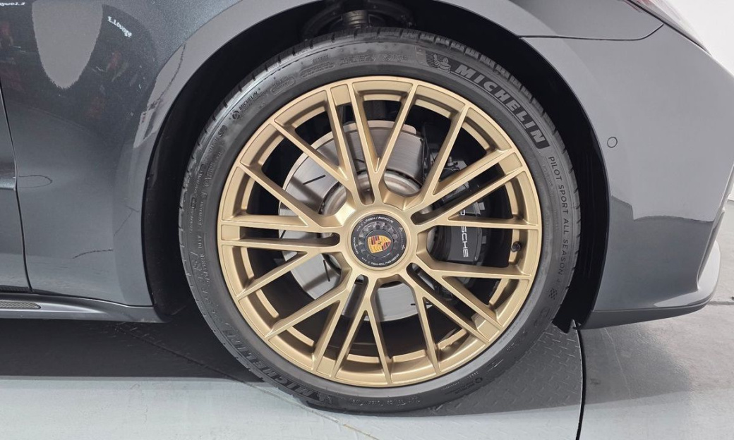 Porsche Panamera 4.0 GTS, 2025