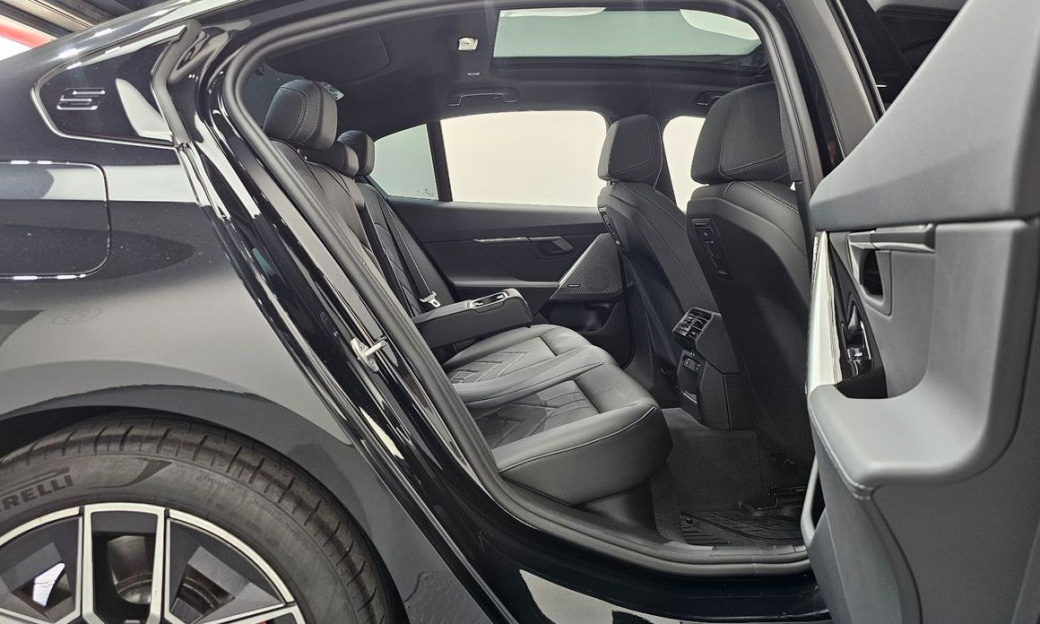 BMW 5-Series 520i Special Edition, 2026